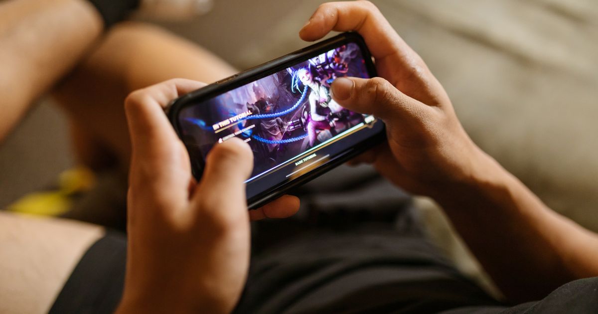 スマホ 代用のイメージ写真（スマホの電源ボタン・音量ボタンが壊れたときの代用操作）