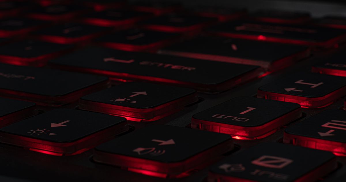 ノートPCクーラー 比較のイメージ写真（ノートPCクーラーは3タイプで冷え方が違う）